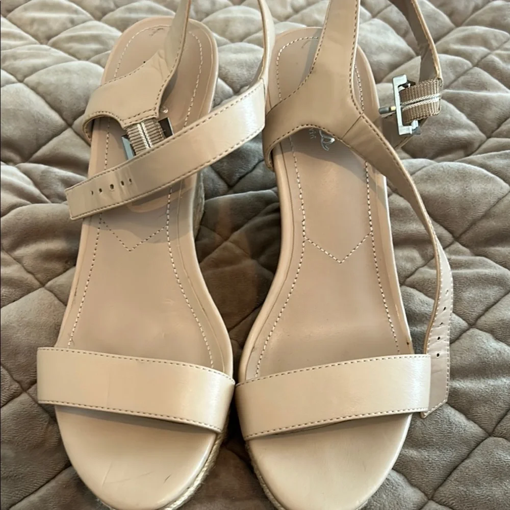 Charles David Elegant Beige Women's Sandals - Picture 2 of 4